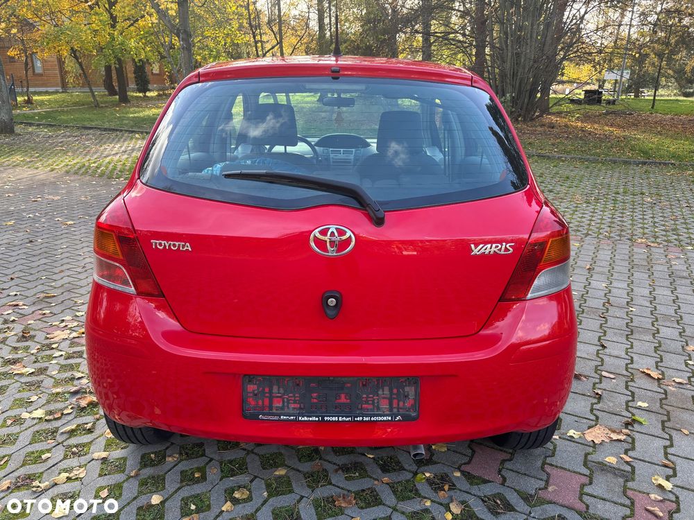 Toyota Yaris - 12