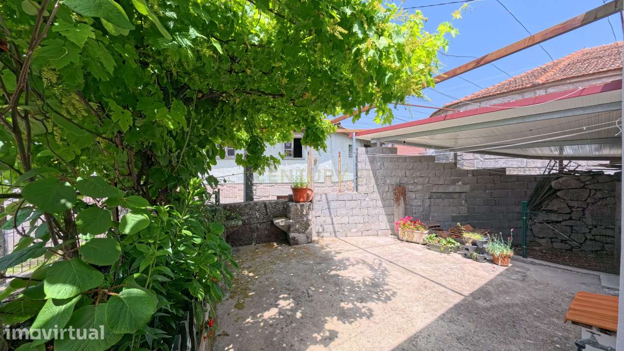 Moradia térrea com espaço exterior + 3 Terrenos Rústicos em Queirã - V - Grande imagem: 2/12
