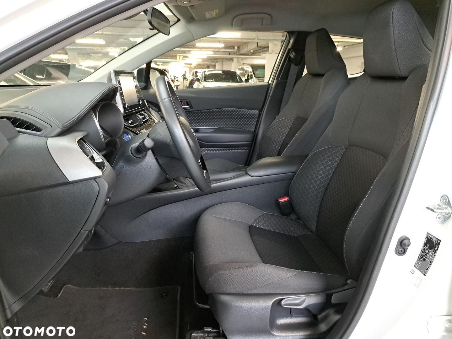 Toyota C-HR - 10