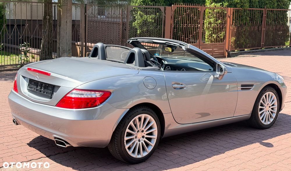 Mercedes-Benz SLK 200 (BlueEFFICIENCY) 7G-TRONIC - 12