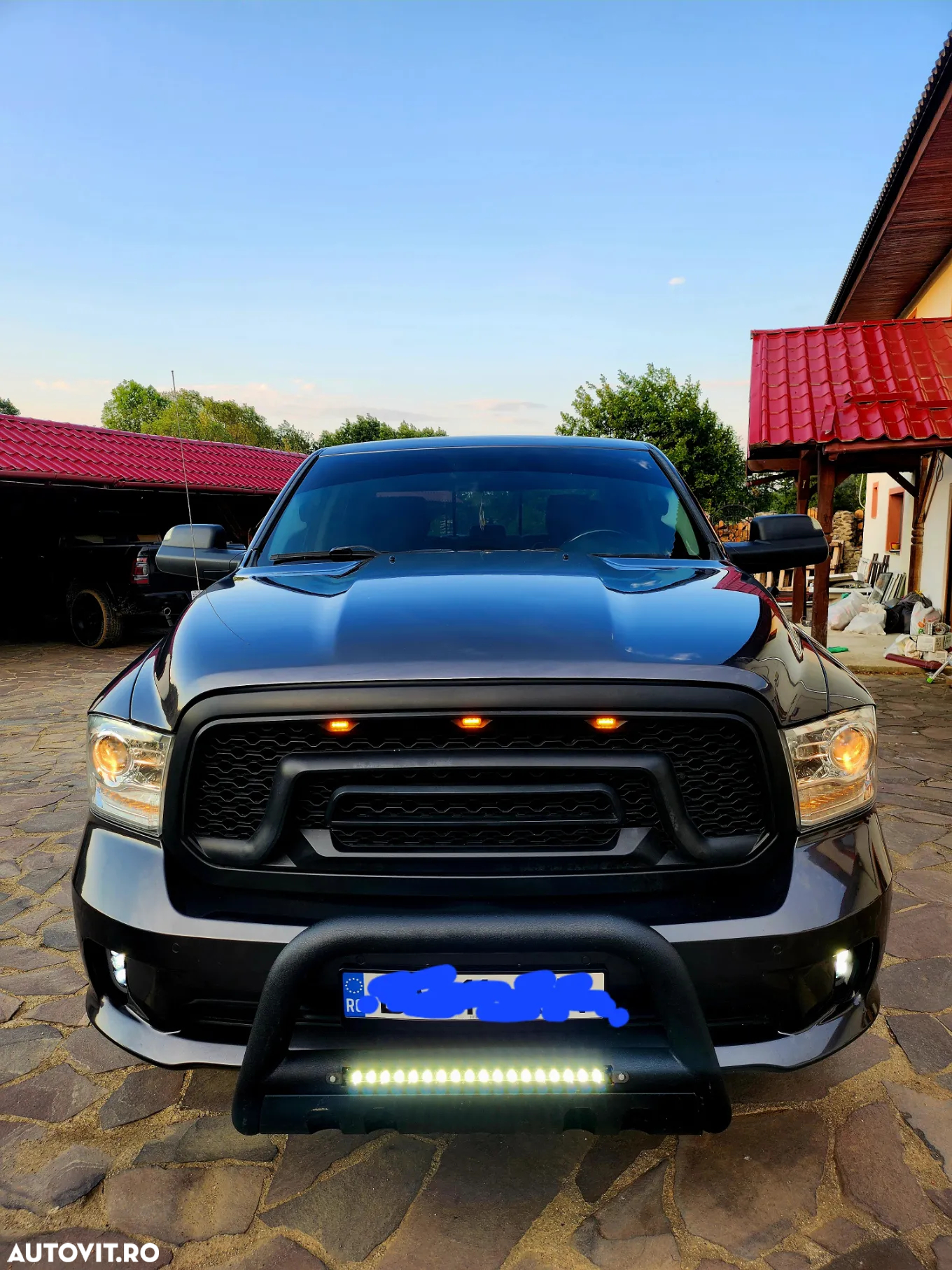 Dodge RAM - 8