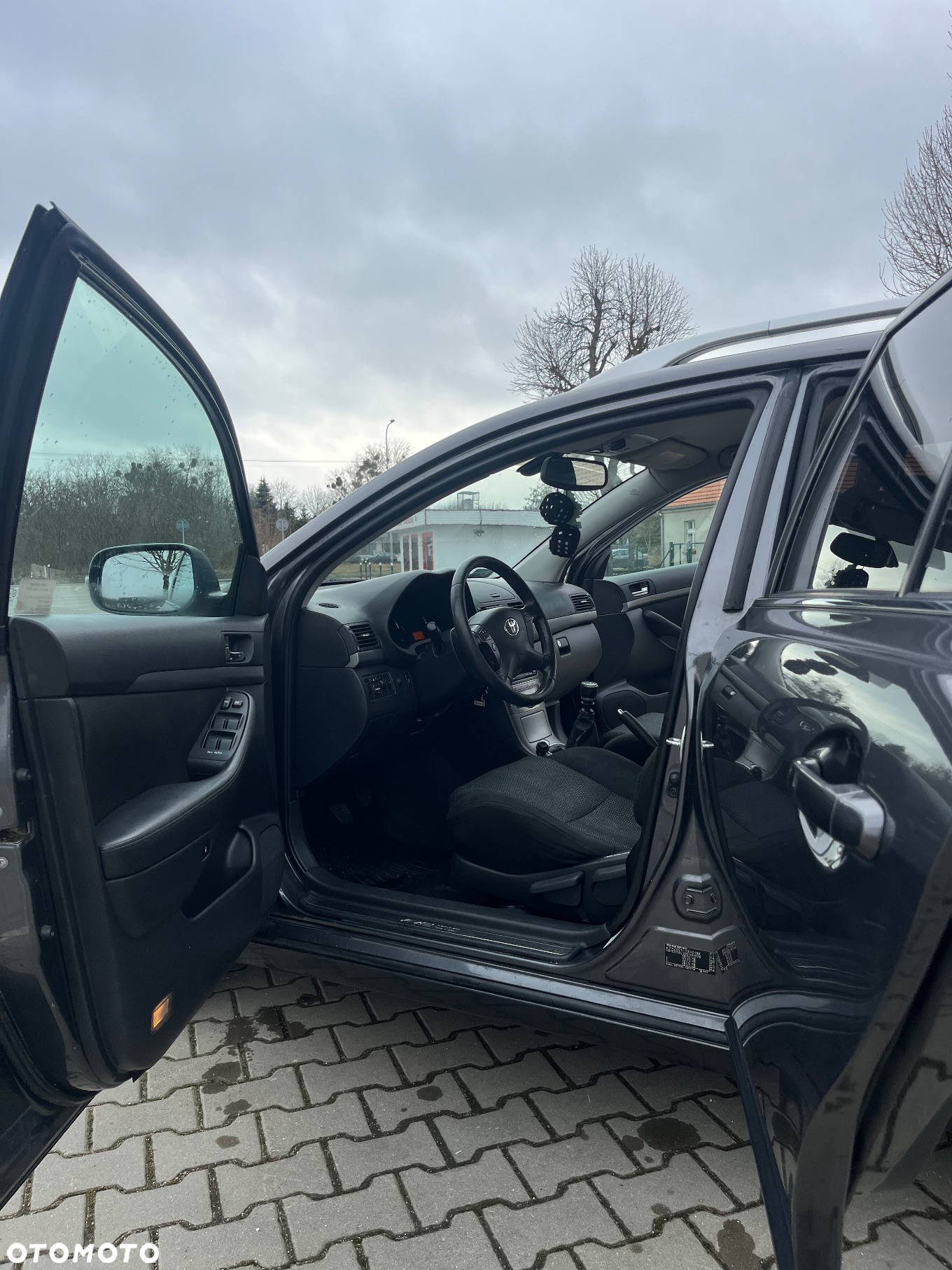 Toyota Avensis - 28