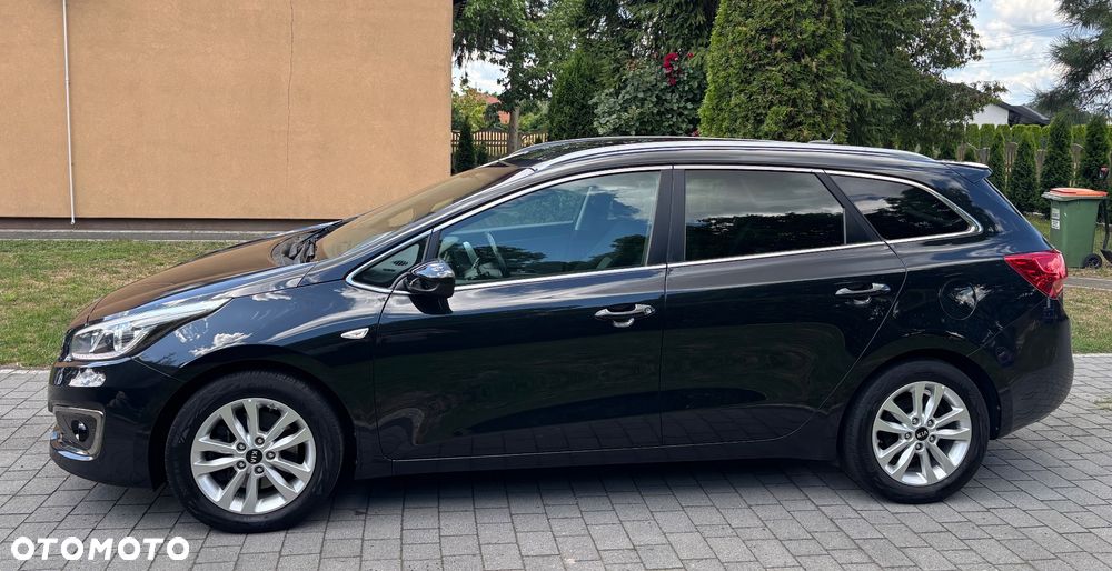 Kia Ceed 1.6 CRDi 136 ISG Dream-Team Edition - 11