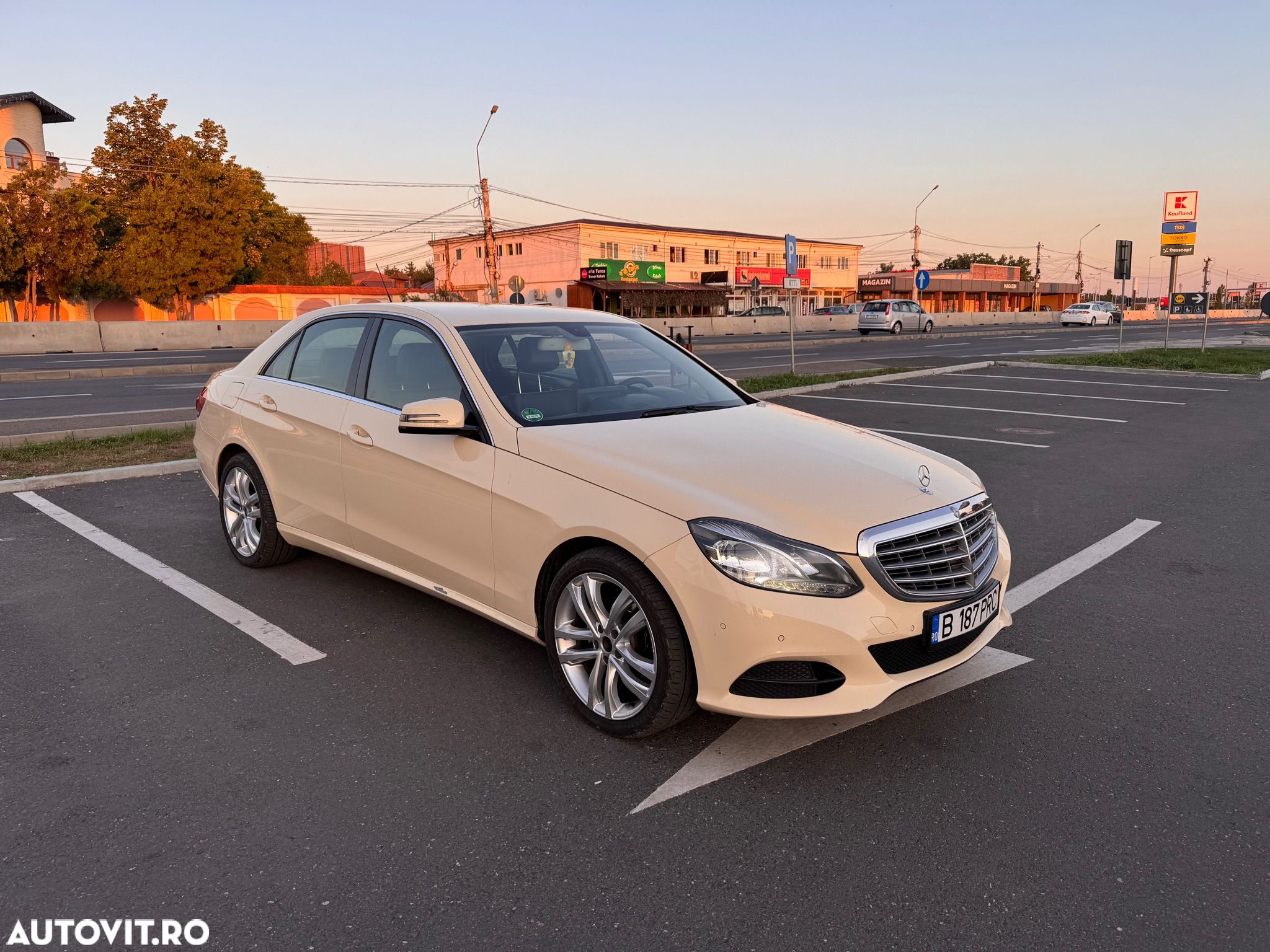 Mercedes-Benz E 200 BlueTEC 7G-TRONIC - 1