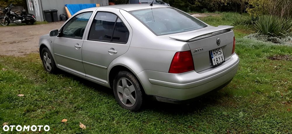 Volkswagen Jetta - 3