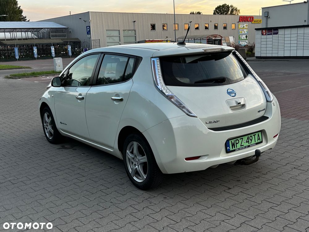 Nissan Leaf 24 kWh (mit Batterie) Visia + - 5