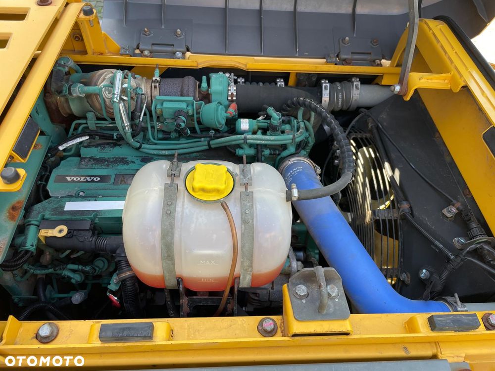 Volvo EC140DL - 16
