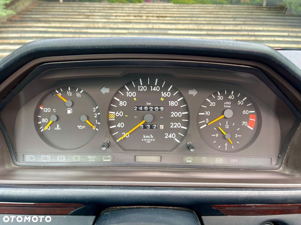 Mercedes-Benz Klasa E - 14