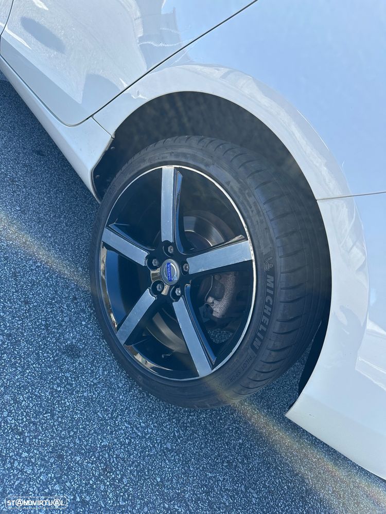 Volvo V40 D2 Momentum - 14