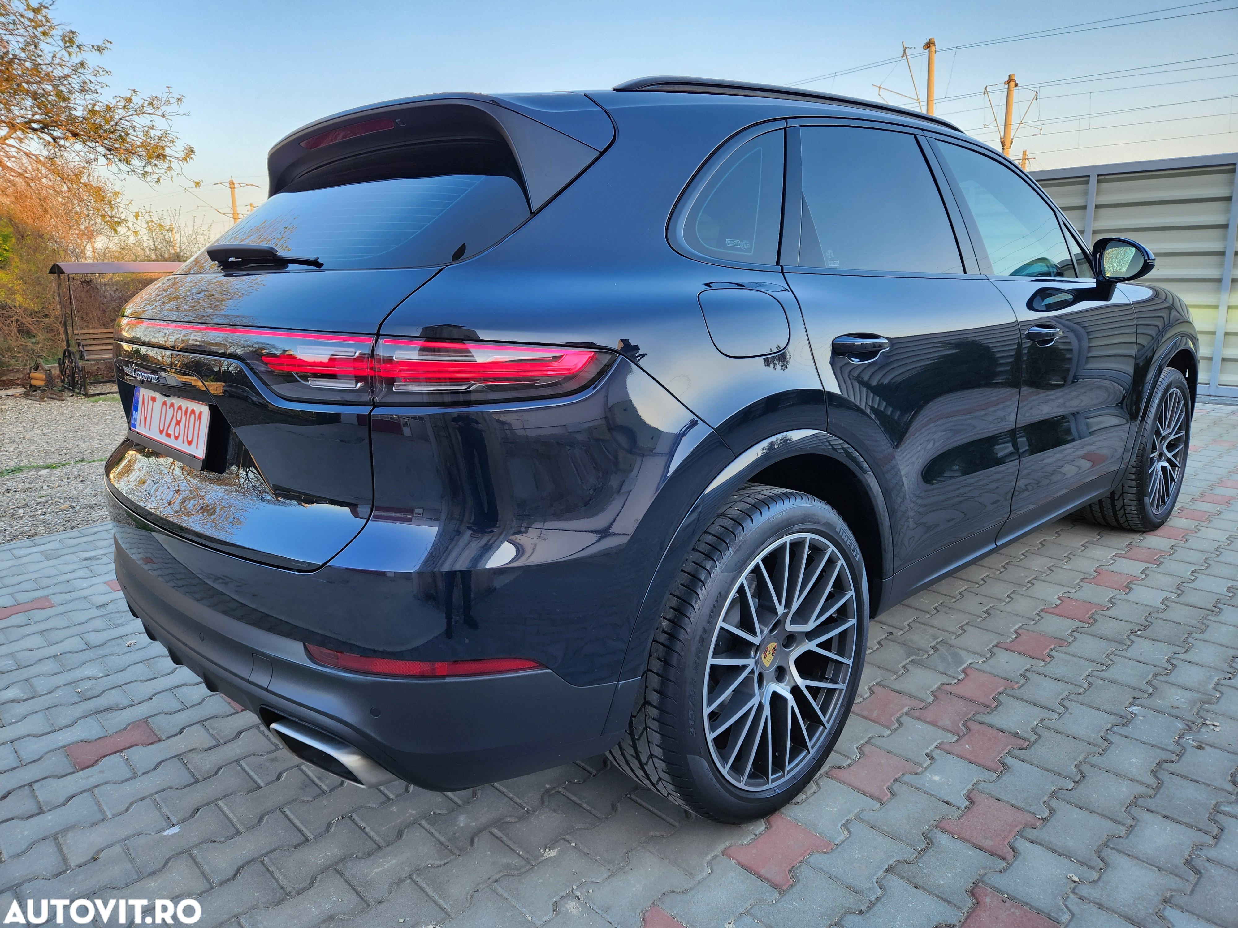 Porsche Cayenne - 2