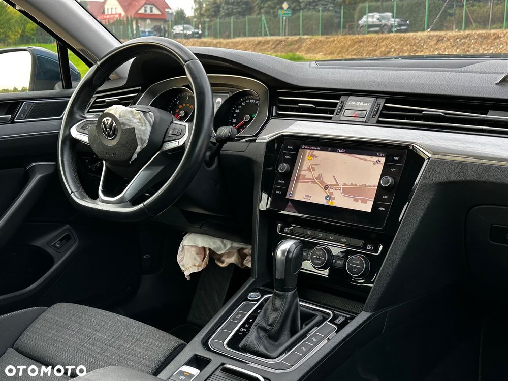Volkswagen Passat ver-variant-1-6-tdi-scr-dsg-comfortline - 23