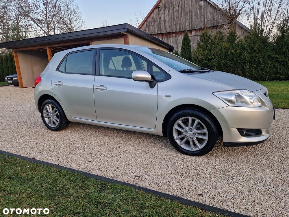Toyota Auris 1.6 VVT-i Executive - 26