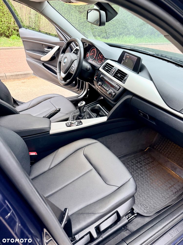 BMW Seria 3 320d - 26