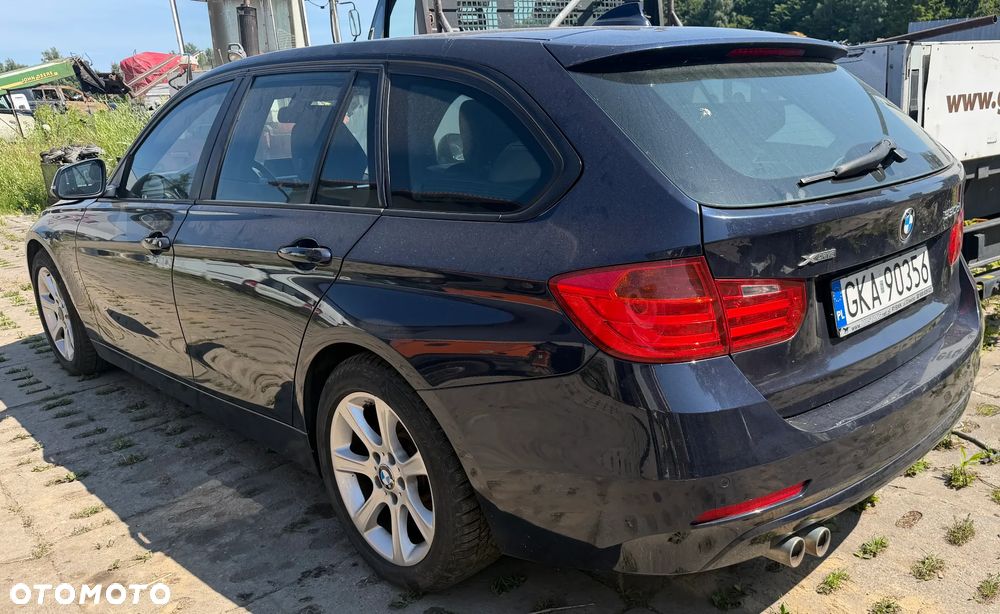 BMW Seria 3 330d xDrive - 4