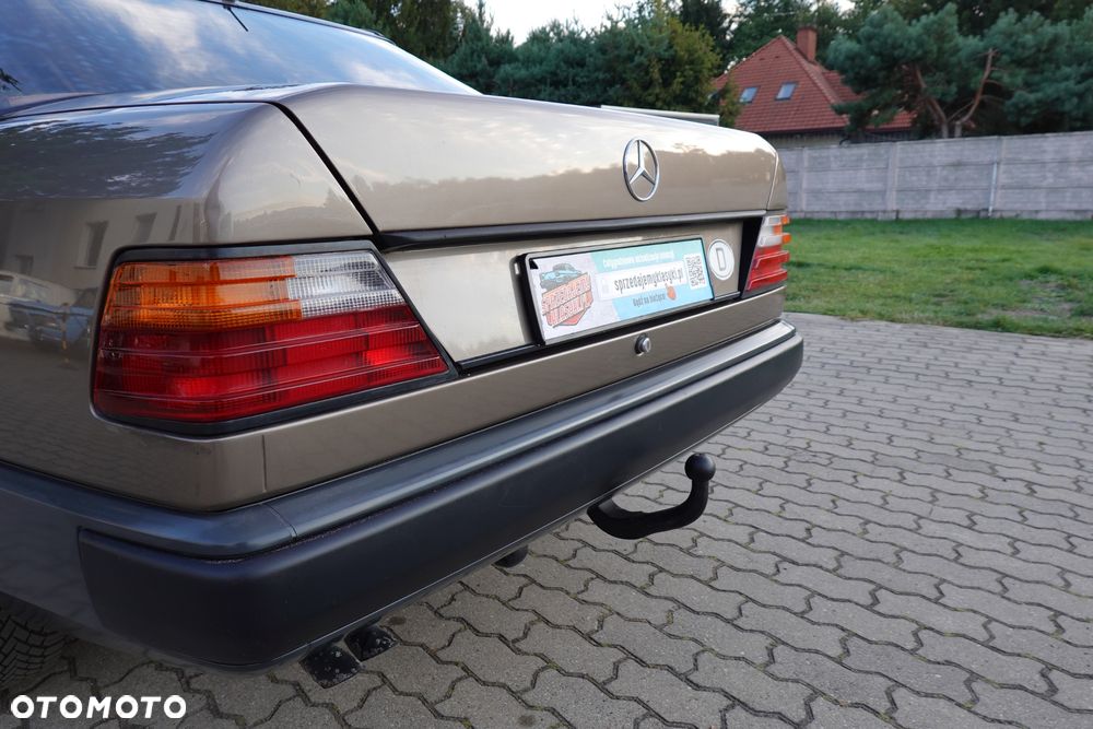 Mercedes-Benz W124 (1984-1993) - 32