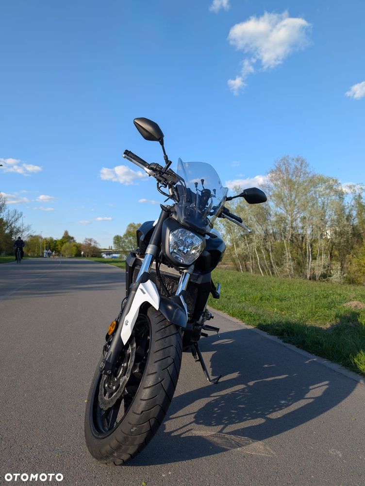 Yamaha MT - 27