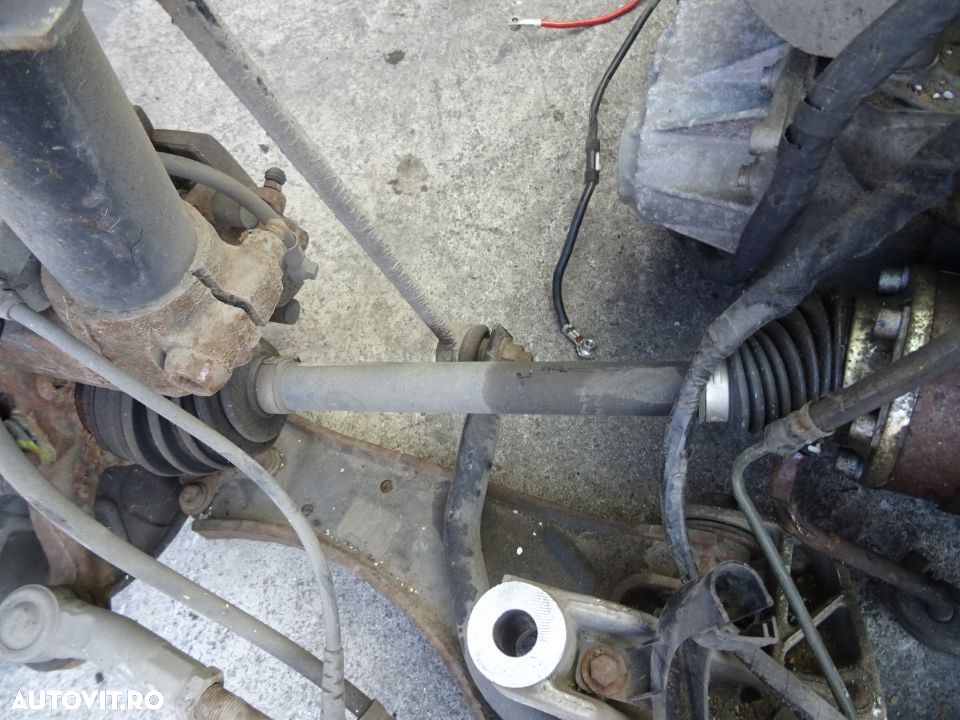 Fuzeta stanga dreapta Volkswagen Golf 5 1.4 TSI CAX din 2008 - 1