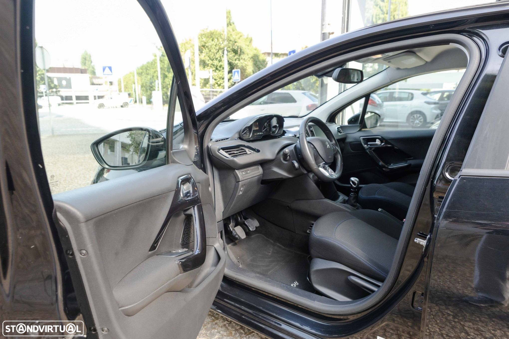 Peugeot 208 1.5 BlueHDi Signature - 9