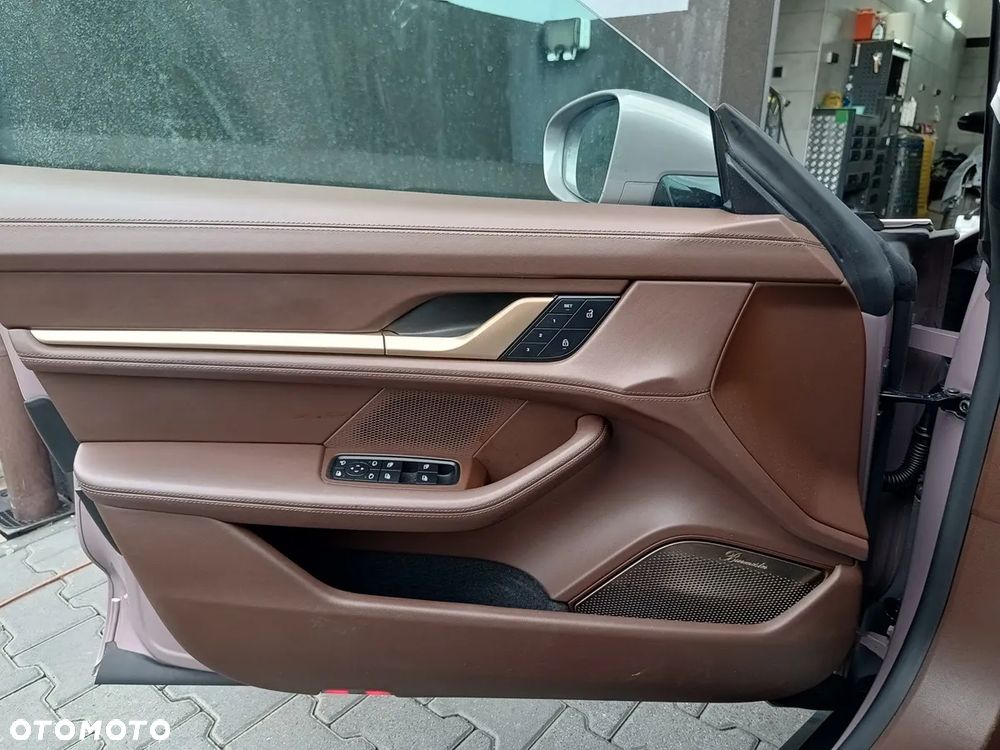 Porsche Taycan 4S - 14