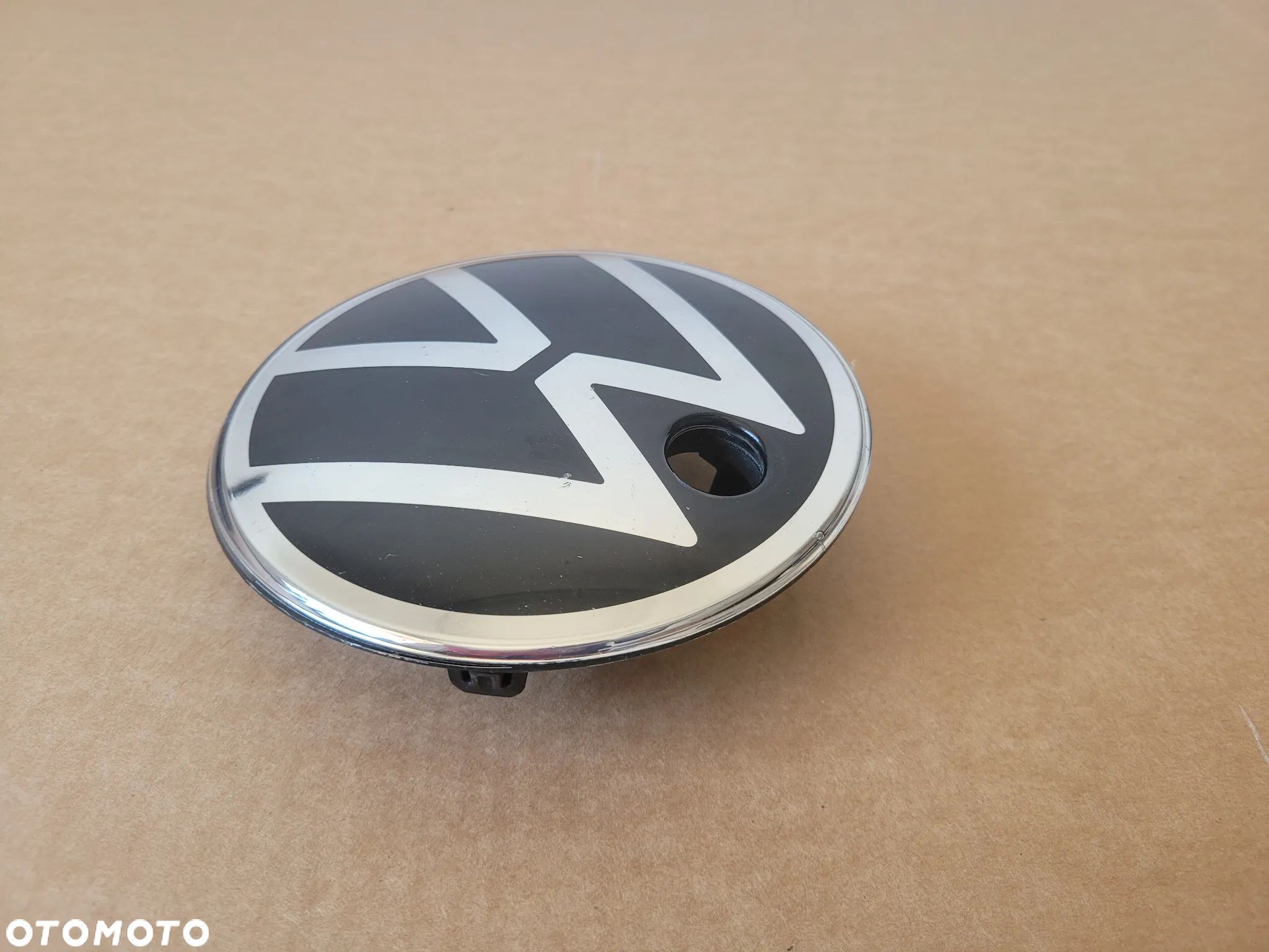 EMBLEMAT LOGO ZNACZEK POD KAMERĘ VW ARTEON LIFT R-LINE 3G7853601C - 1