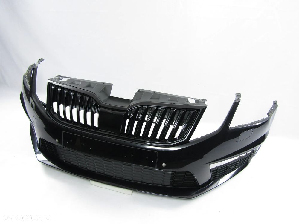 Zderzak przedni Skoda Octavia 3 RS 17 - 20 Sprysk. / Pdc-4 Lakier 9910 / LF9R - 9