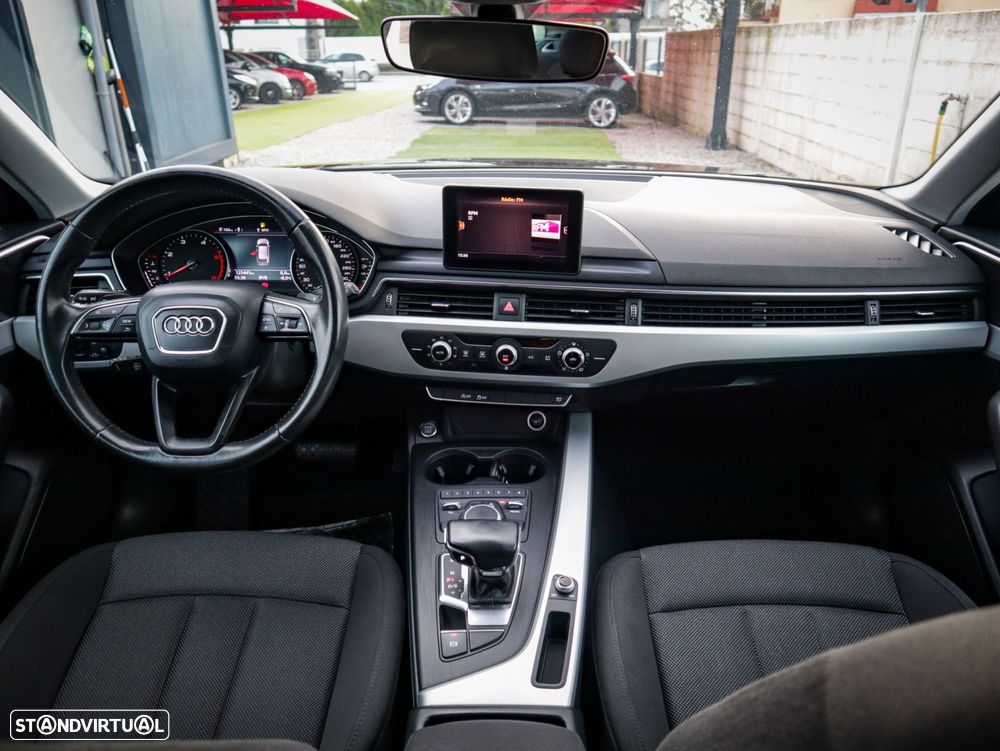 Audi A4 Avant 2.0 TDI Advance S tronic - 24