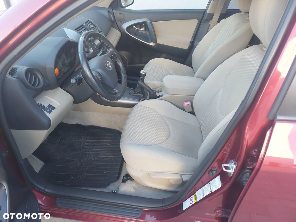 Toyota RAV4 - 13