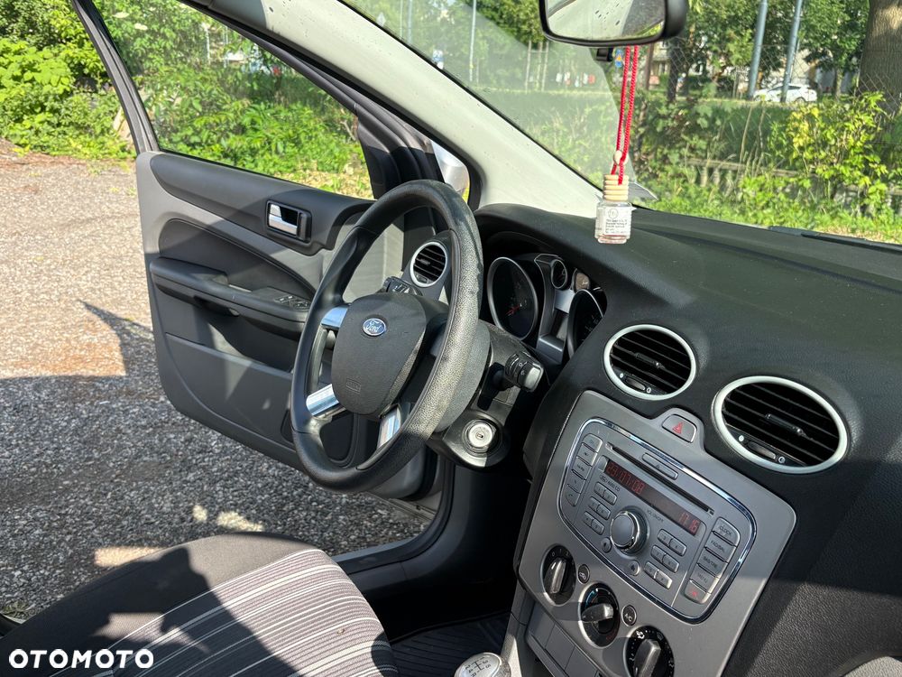 Ford Focus 1.6 16V Ambiente - 7