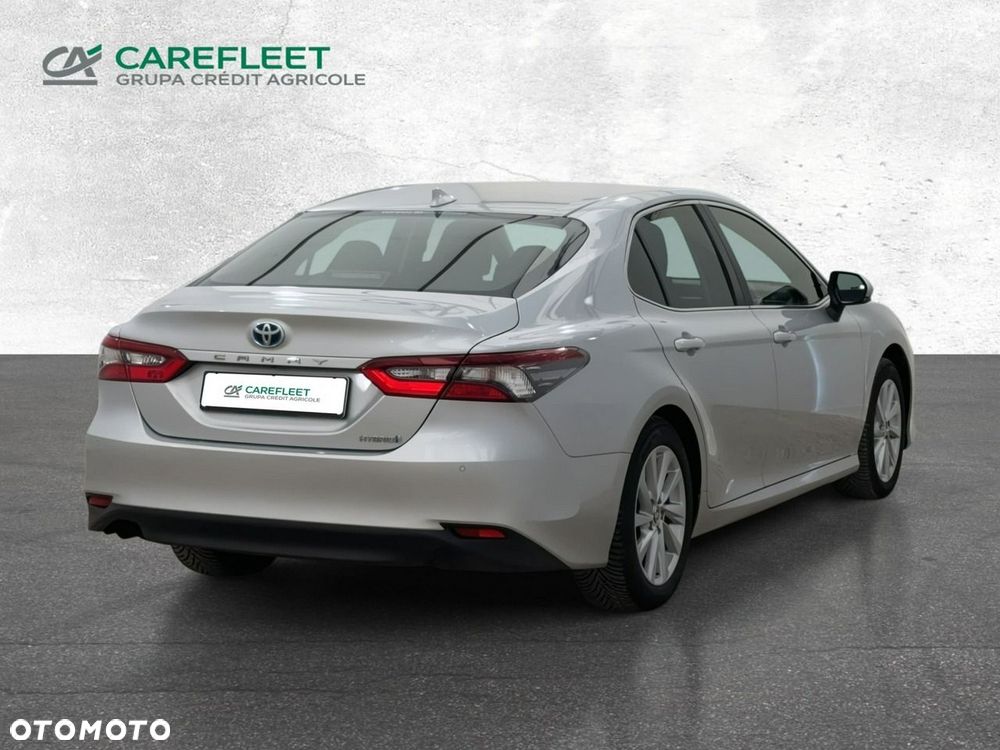 Toyota Camry - 5