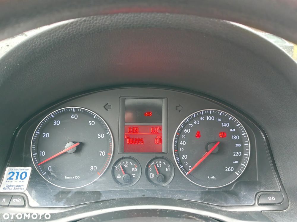 Volkswagen Jetta 1.6 Comfortline - 21