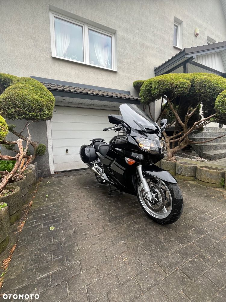 Yamaha FJR - 6