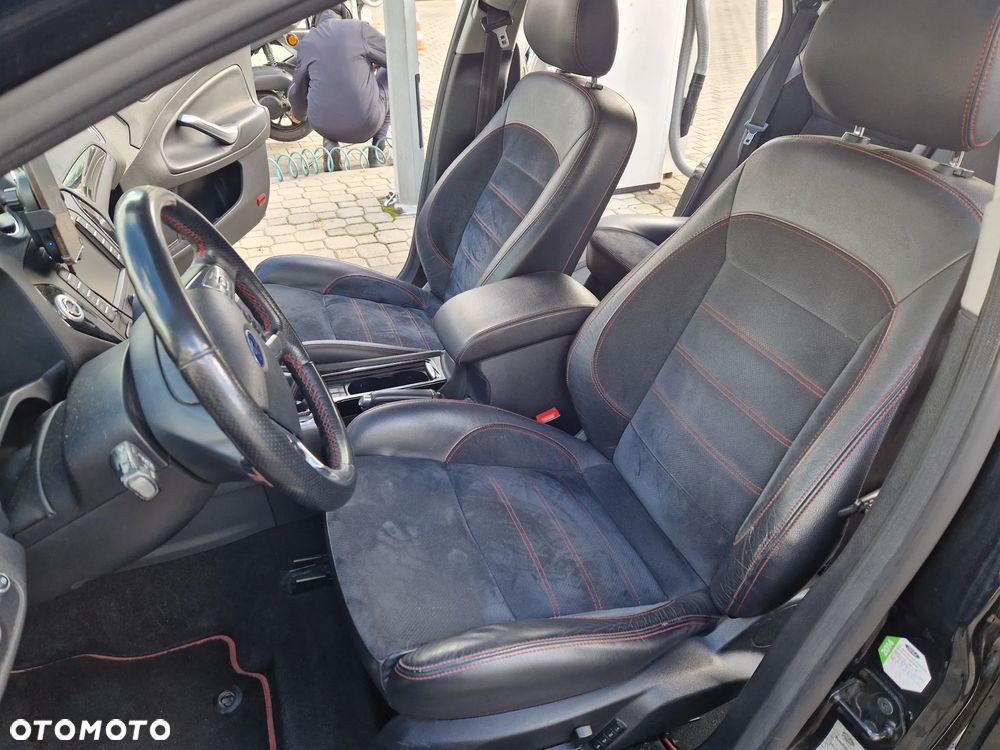 Ford Mondeo 2.2 TDCi Titanium S - 32