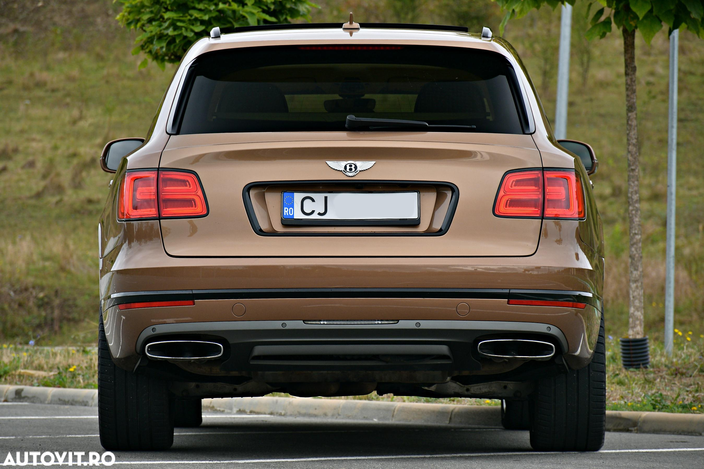 Bentley Bentayga W12 Mulliner - 4