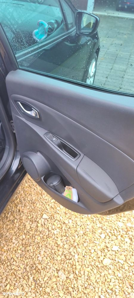 Renault Clio 1.2 16V Limited - 19