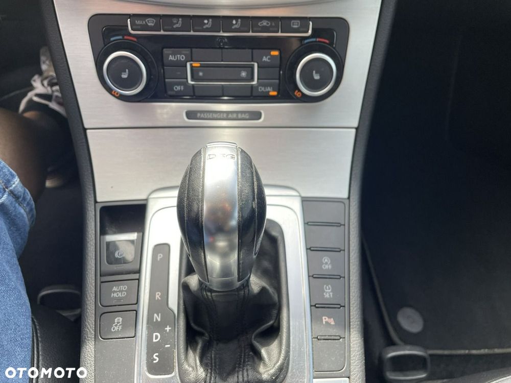 Volkswagen Passat - 18