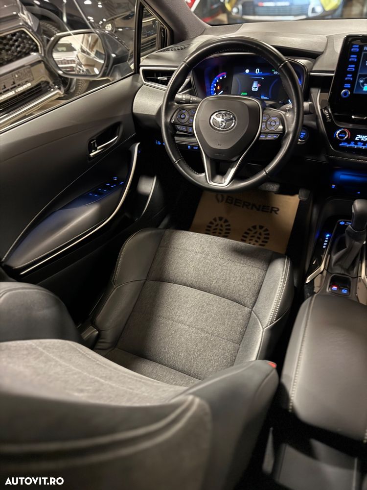 Toyota Corolla ver-1-8-hybrid-team-deutschland - 9