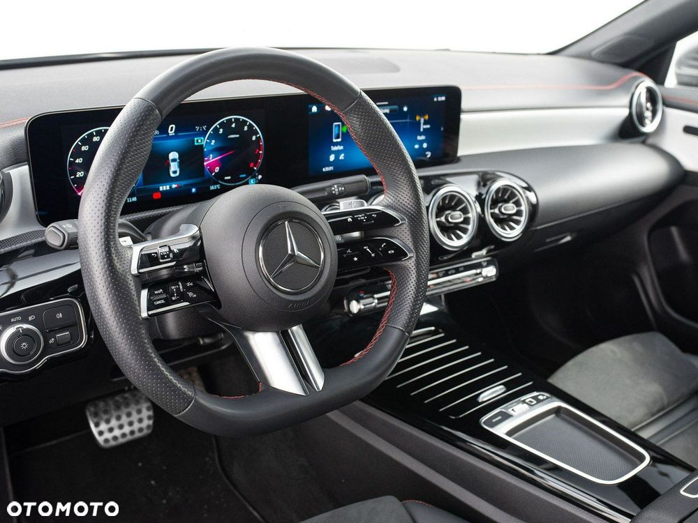 Mercedes-Benz CLA 200 mHEV 7G-DCT - 7