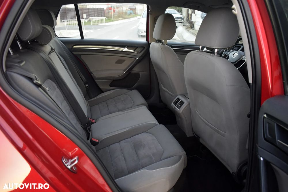 Volkswagen Golf 2.0 TDI 4Motion BlueMotion Technology Edition - 10