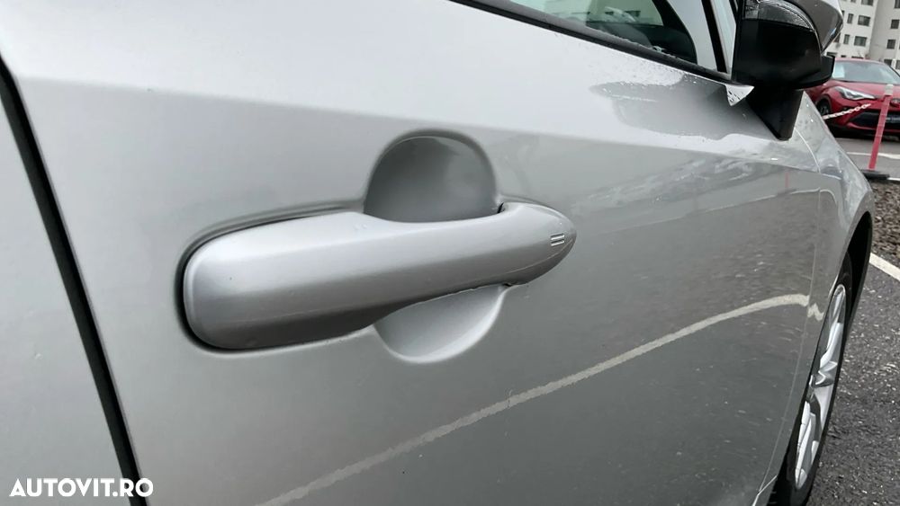 Toyota Corolla TS 1.8 HSD Dynamic - 11