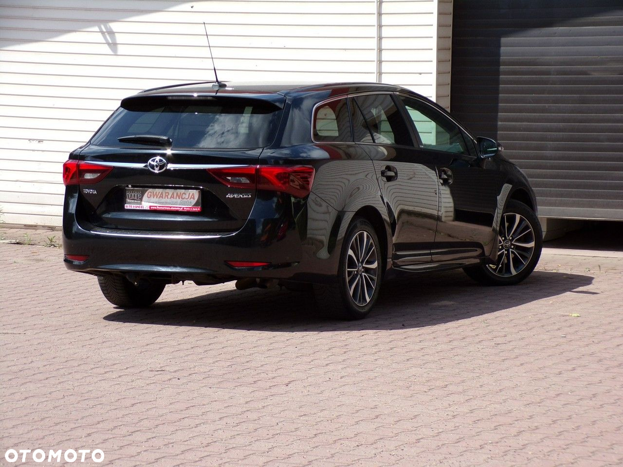Toyota Avensis - 17