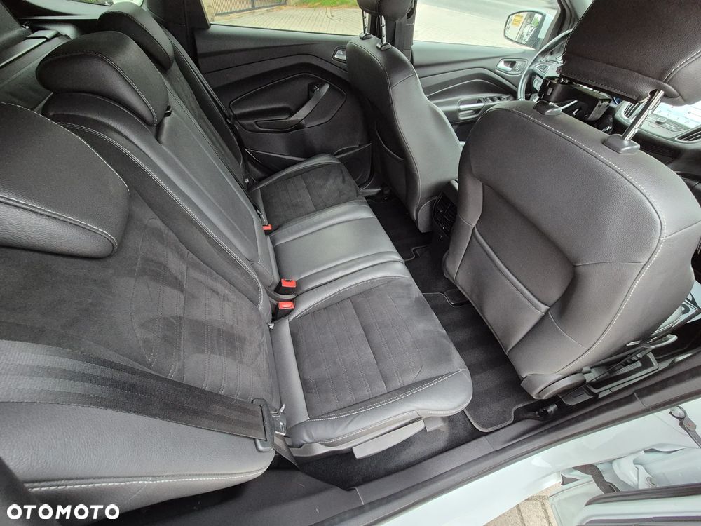 Ford Kuga 2.0 TDCi 4x4 ST-Line - 19