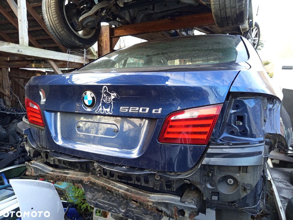 BMW 5 F10 SEDAN 10- PAS TYLNY Z WANNĄ BEZ OKULARÓW - 1