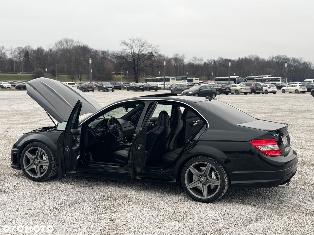 Mercedes-Benz Klasa C 63 AMG 7G-TRONIC - 16