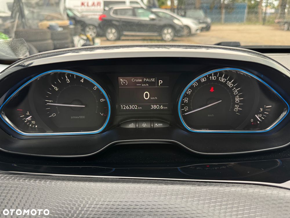 Peugeot 2008 PureTech 110 GPF Stop&Start EAT6 Allure - 21