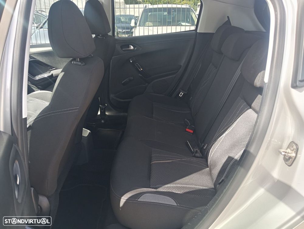 Peugeot 208 1.4 HDi Active - 13
