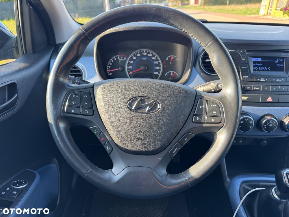 Hyundai i10 1.0 Fifa World Cup Edition - 11