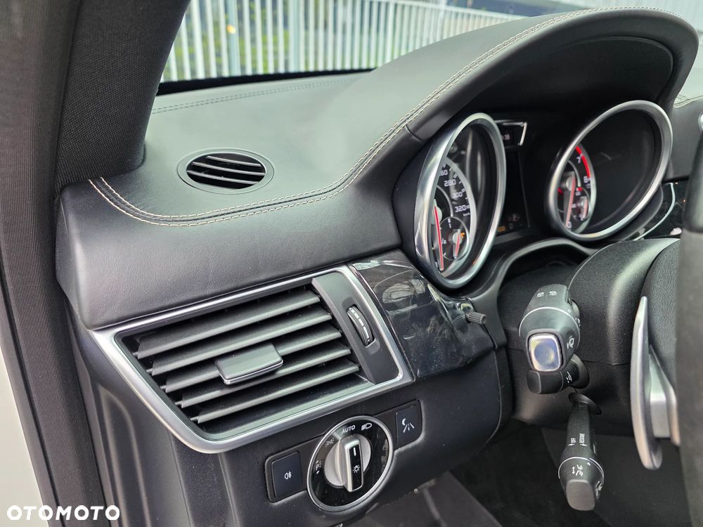 Mercedes-Benz ML 63 AMG 4-Matic - 7