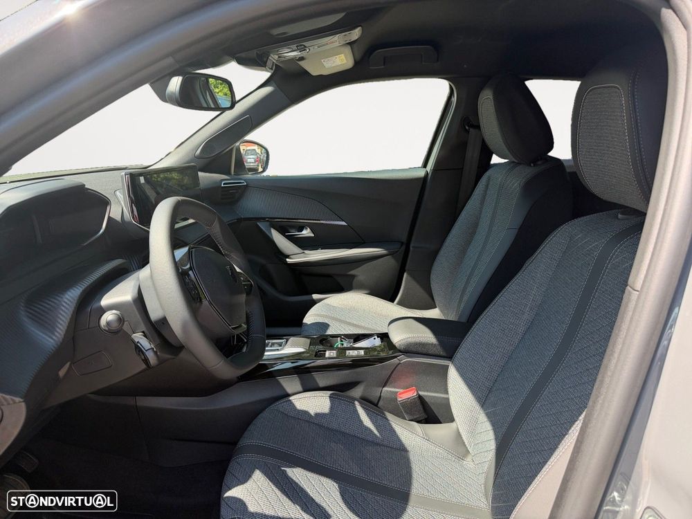 Peugeot e-2008 54 kWh Allure - 9