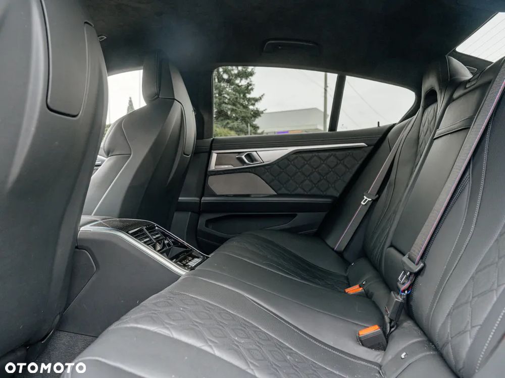 BMW M8 Competition - 14