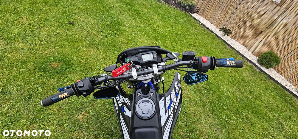 Yamaha WR - 8